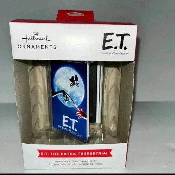 Hallmark 2022 Vintage E.T VHS
Tape Ornament - Picture 2 of 6